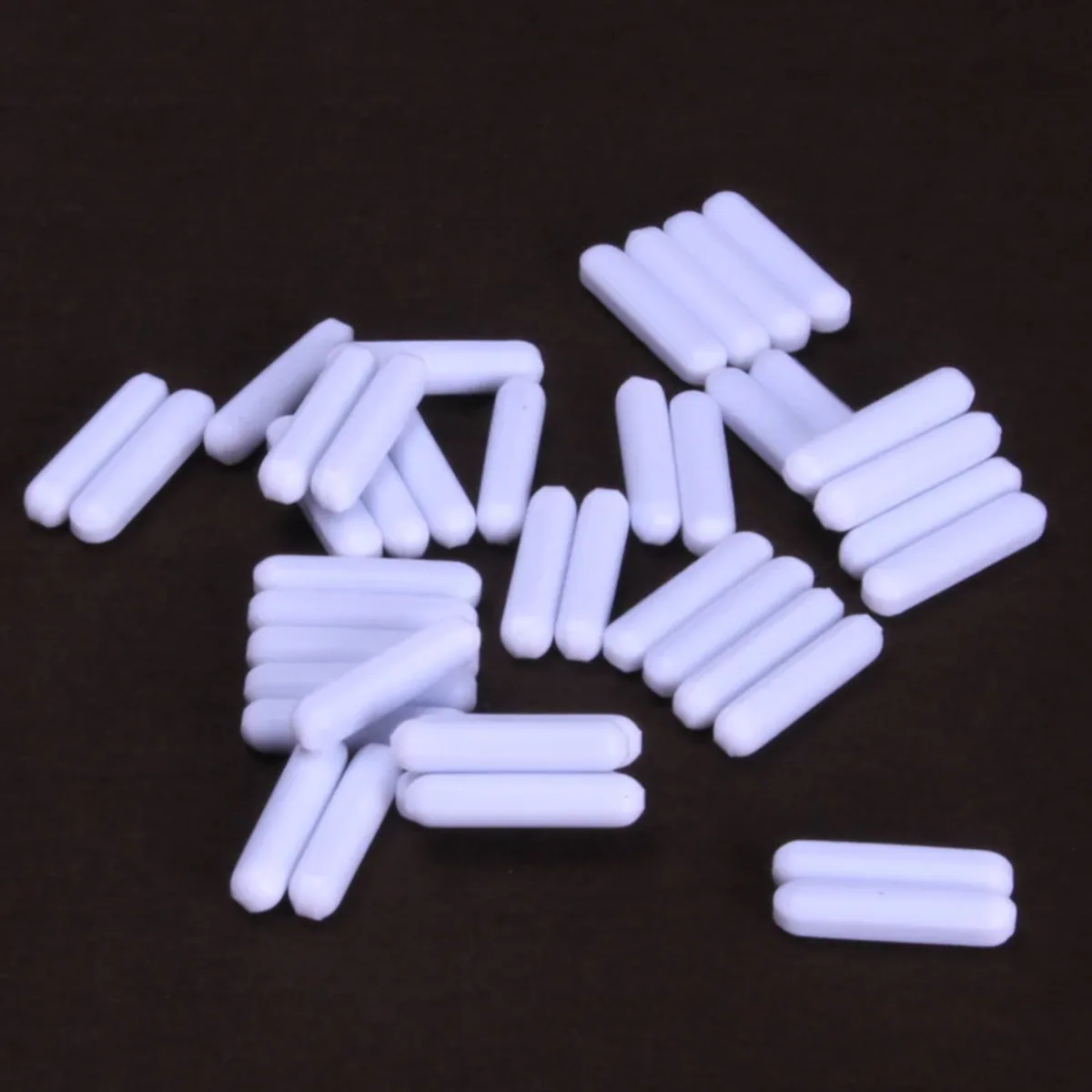 Lab Glassware PTFE Magnetic Stir Bars | White, No Pivot Ring | C3x5 to C8x45 - Thumbnail 4