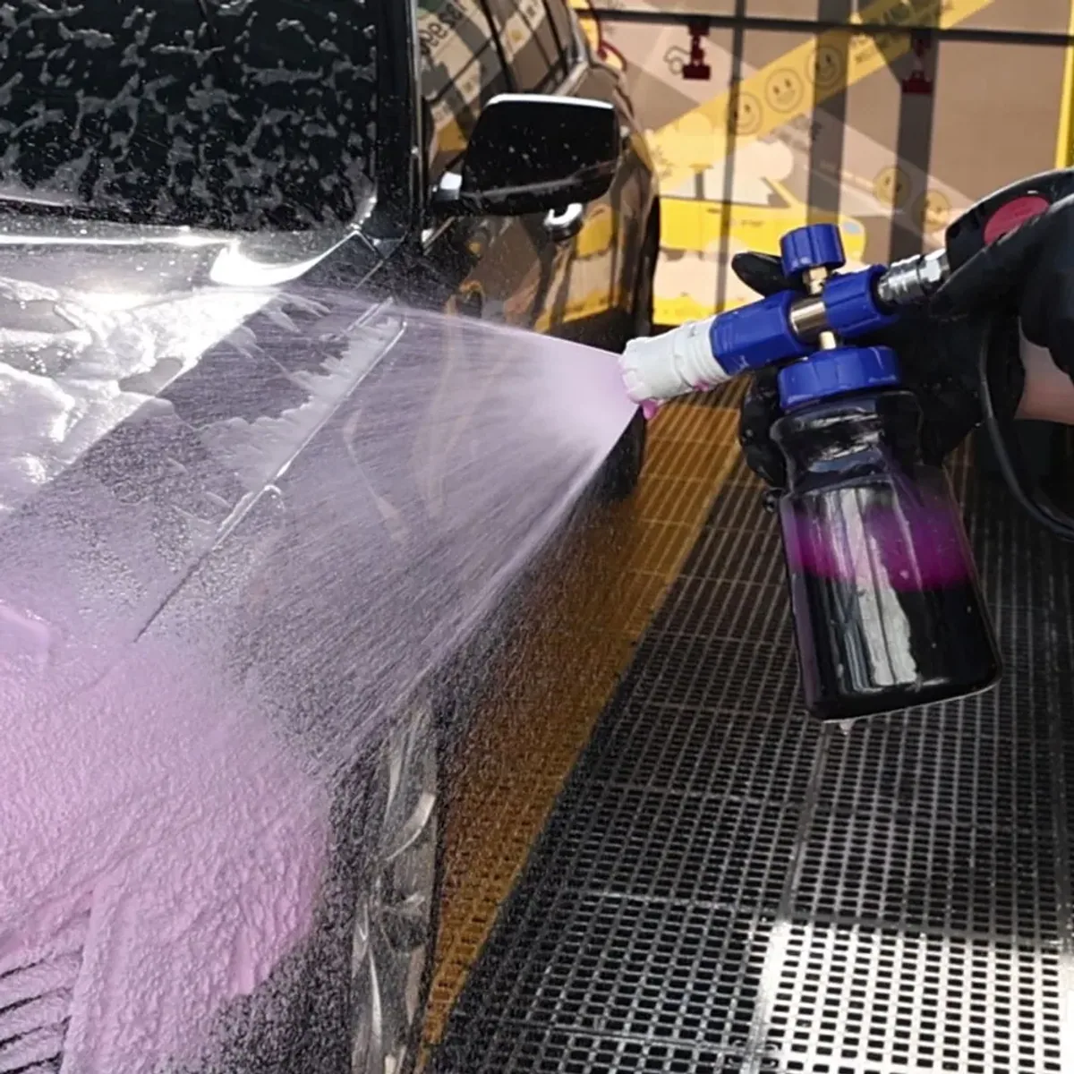 Pressure Washer Snow Foam Lance | 1L Bottle | M22-14mm Adapter | 12 Fittings - Thumbnail 3