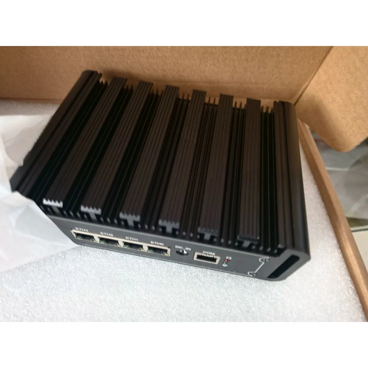 4 Port 2.5G Mini PC | Fanless Passive Cooling | Intel I226-V Gateway - Thumbnail 2