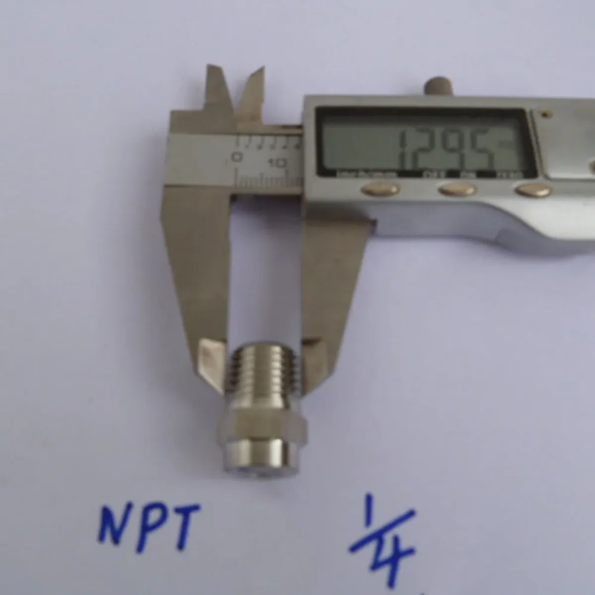 High Pressure Washer Nozzle M40040 | 1/4" NPT | Stainless Steel Fan Spray - Thumbnail 3